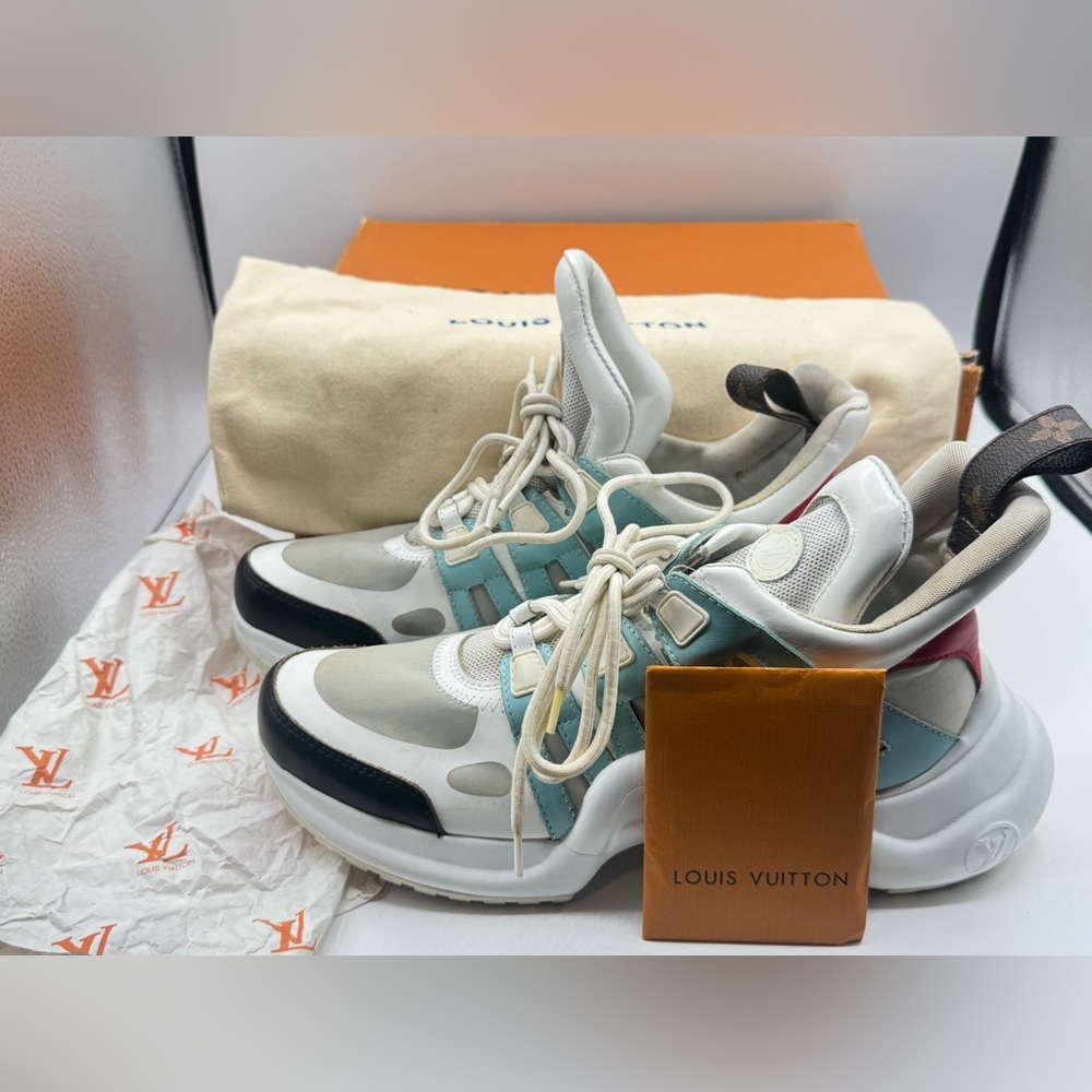 Louis Vuitton Archlight Sneaker,size 45L, us size 12, 51B color white/blue